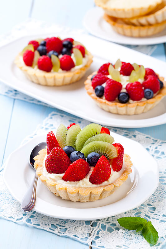 Tartaletki z kremem maslano-cytrynowym i owocami